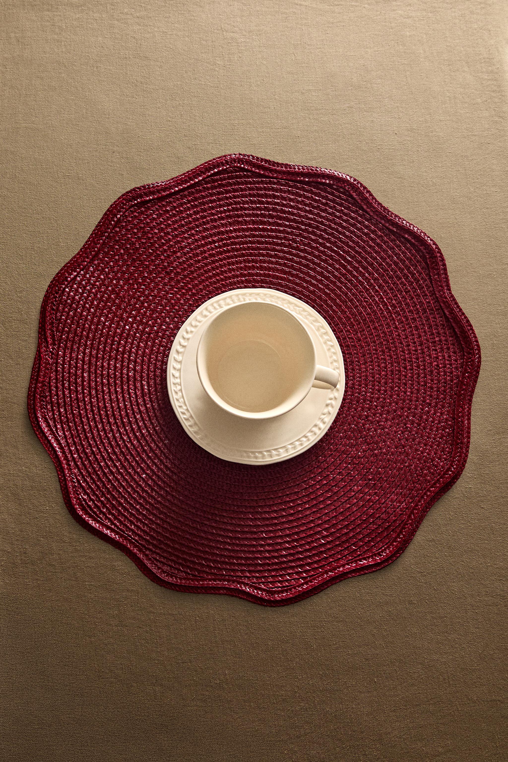 CHRISTMAS BLONDE LACE PLACEMAT (SET OF 2)